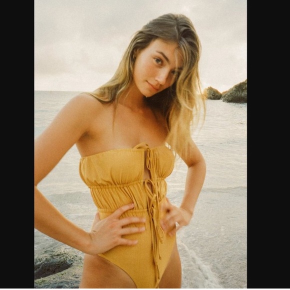 Solid & Striped The Paula One Piece Gold NWOT XS Ruched Swimsuit Swim New no tag - Picture 2 of 14